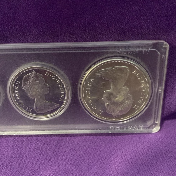 Vintage Canadian Collectible coin set - Picture 6 of 8